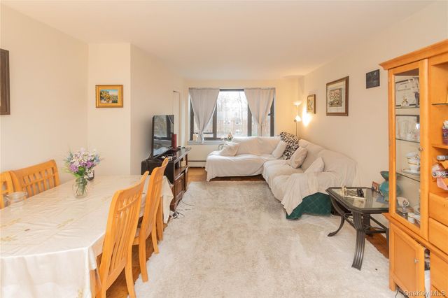 77 Carpenter Avenue 3B, Mount Kisco, NY 10549