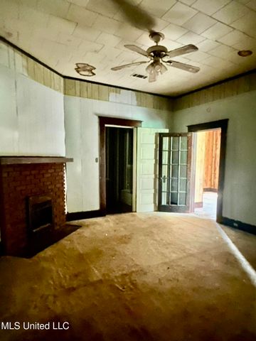 2305 Grenada Boulevard, Greenwood, MS 38930