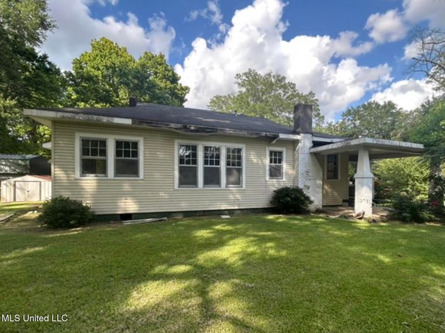 2305 Grenada Boulevard, Greenwood, MS 38930