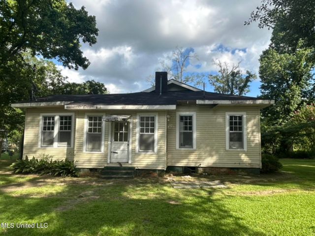 2305 Grenada Boulevard, Greenwood, MS 38930