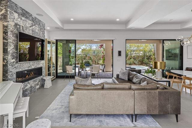 24 Garden Rain Drive, Las Vegas, NV 89135