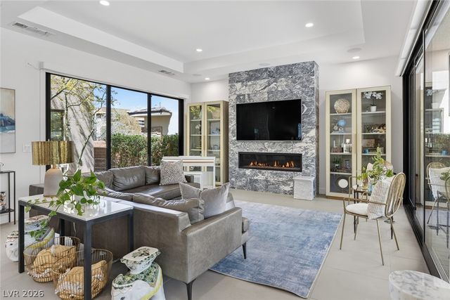 24 Garden Rain Drive, Las Vegas, NV 89135