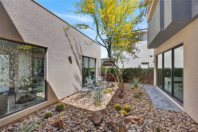 24 Garden Rain Drive, Las Vegas, NV 89135