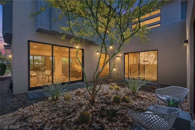 24 Garden Rain Drive, Las Vegas, NV 89135