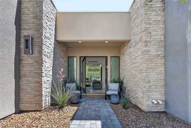 24 Garden Rain Drive, Las Vegas, NV 89135