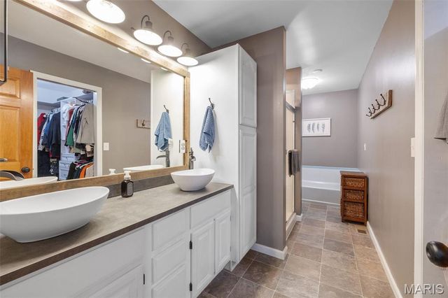 1956 Woodland Court, Wentzville, MO 63385