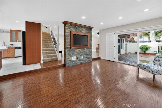 22238 James Alan 4, Chatsworth, CA 91311