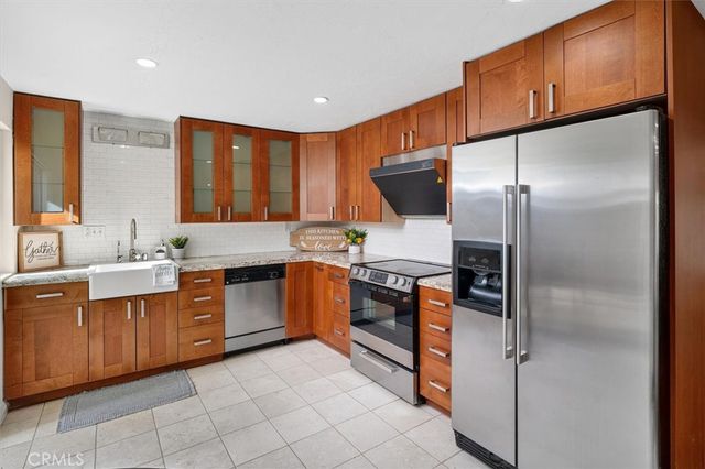 22238 James Alan 4, Chatsworth, CA 91311