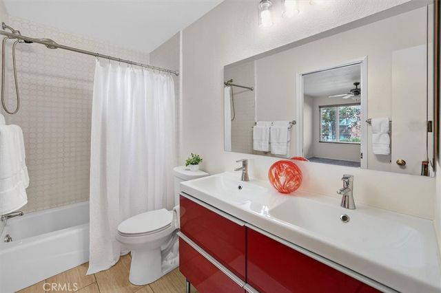 22238 James Alan 4, Chatsworth, CA 91311