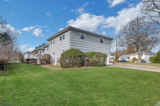 6 Earnshaw Pl, Clifton City, NJ 07013