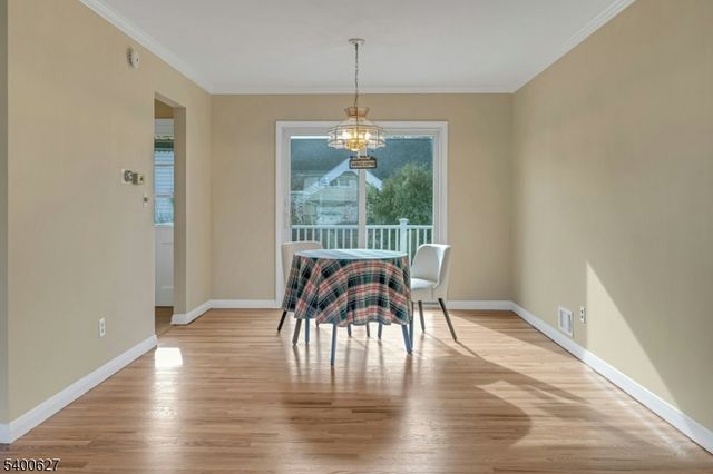 6 Earnshaw Pl, Clifton City, NJ 07013