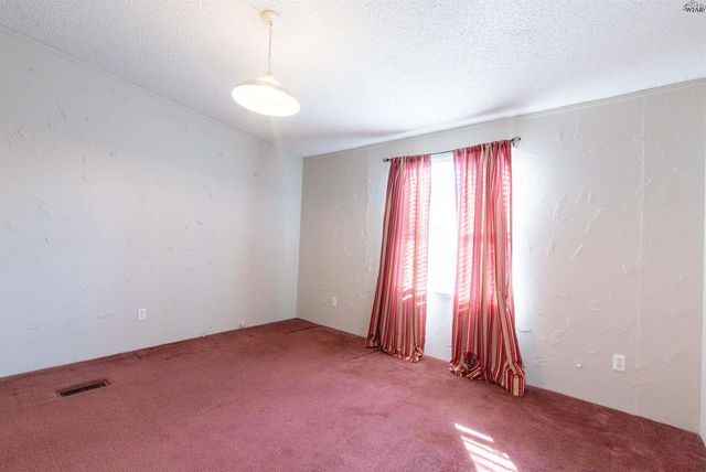 507 E 2ND STREET, Burkburnett, TX 76354