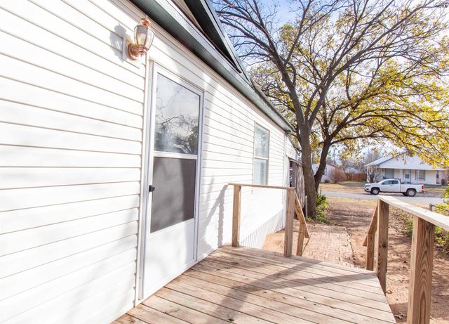 507 E 2ND STREET, Burkburnett, TX 76354