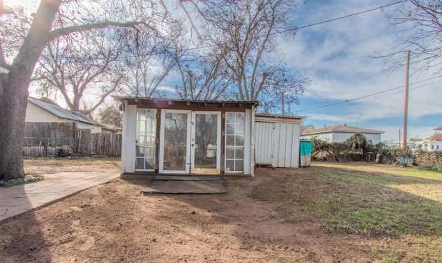 507 E 2ND STREET, Burkburnett, TX 76354