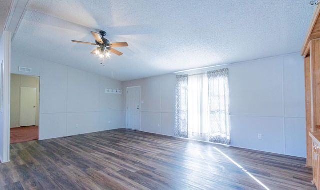 507 E 2ND STREET, Burkburnett, TX 76354