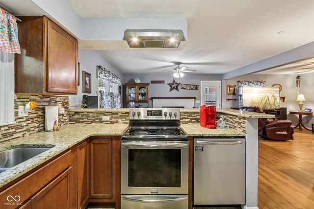 7604 Hillcrest Drive, Mooresville, IN 46158