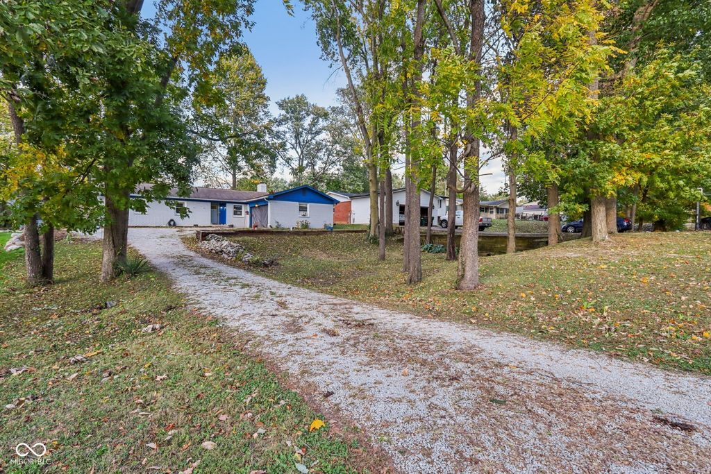 7604 Hillcrest Drive, Mooresville, IN 46158