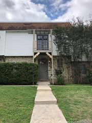 1022 Fabulous Dr Apt B, San Antonio, TX 78213