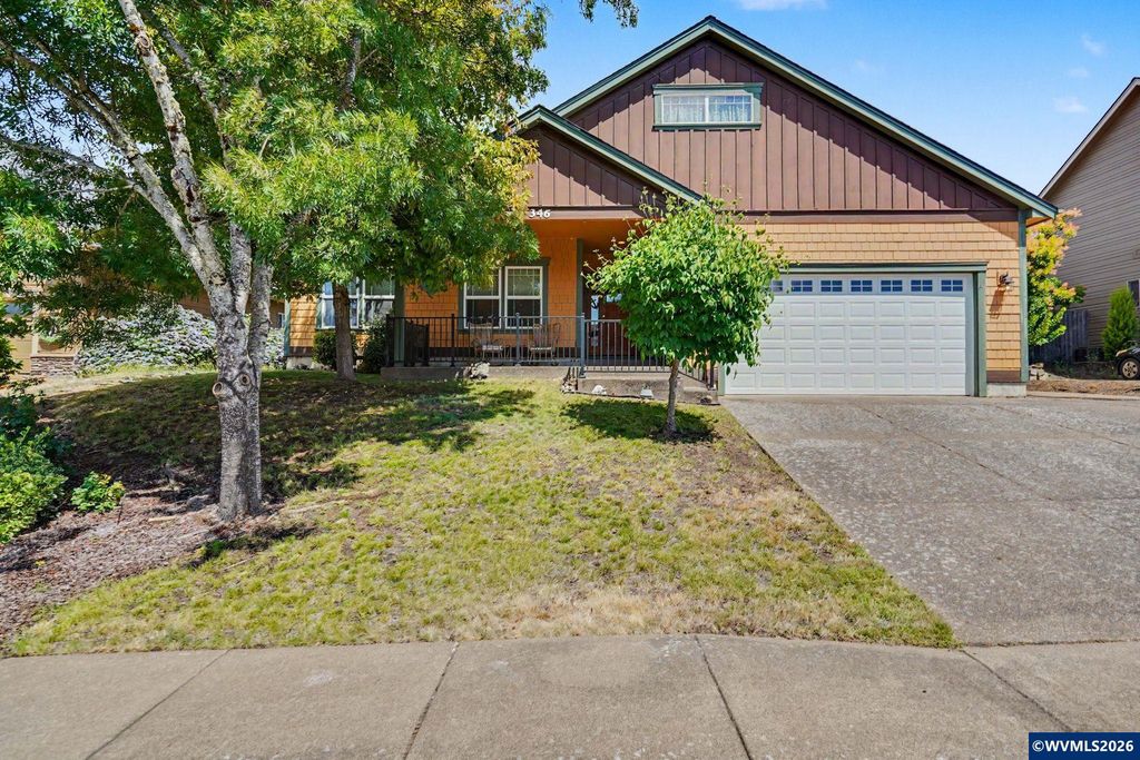 Image 1 of property listing at 346 NW Foxglove St, Dallas, OR 97338