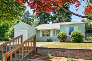 8221 23rd Avenue NE, Seattle, WA 98115
