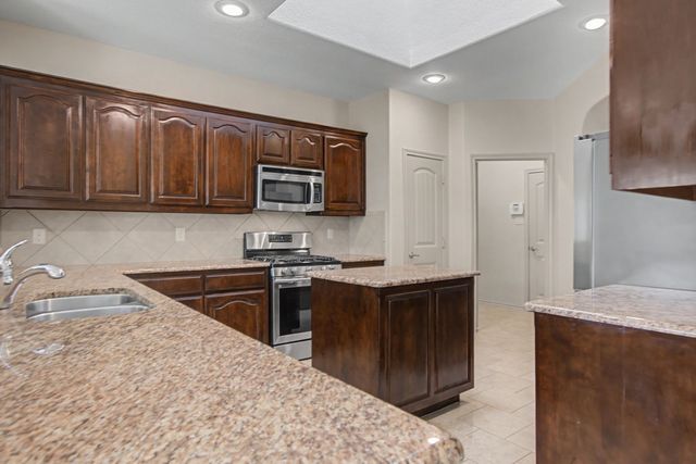 3004 Beaver Creek Drive, Fort Worth, TX 76177