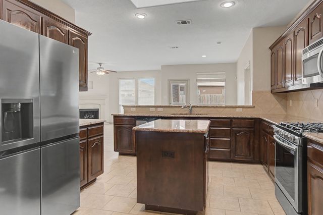 3004 Beaver Creek Drive, Fort Worth, TX 76177