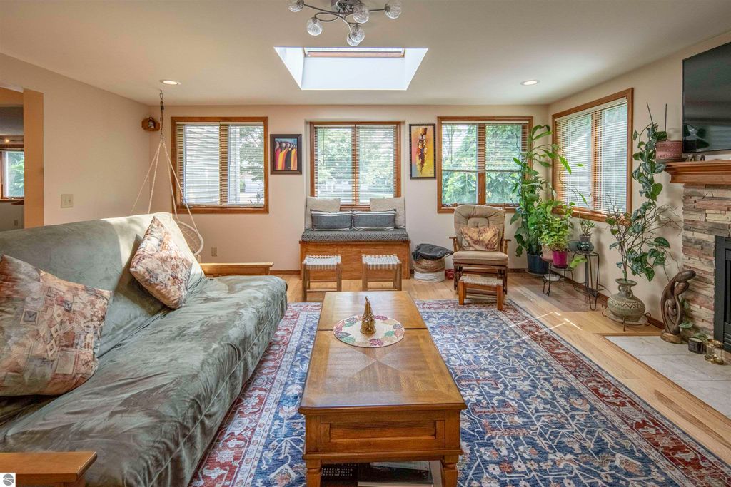 Image 15 of property listing at 1000 Country Way, Mt Pleasant, MI 48858