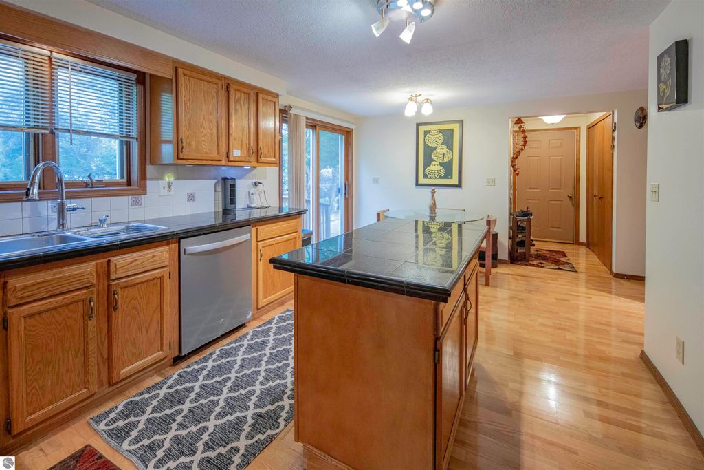 Image 21 of property listing at 1000 Country Way, Mt Pleasant, MI 48858