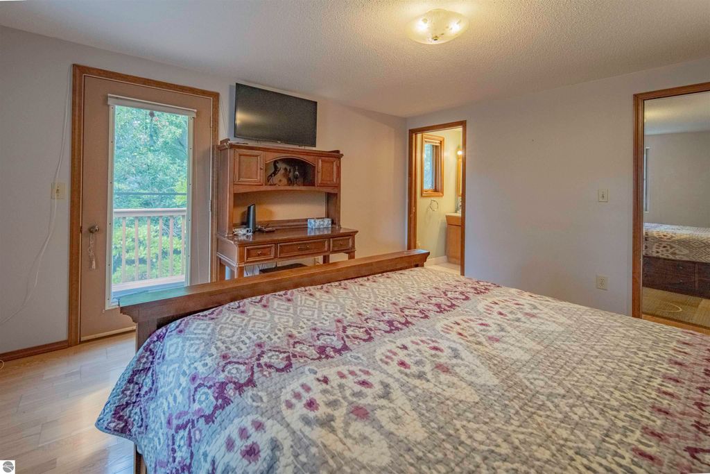 Image 37 of property listing at 1000 Country Way, Mt Pleasant, MI 48858