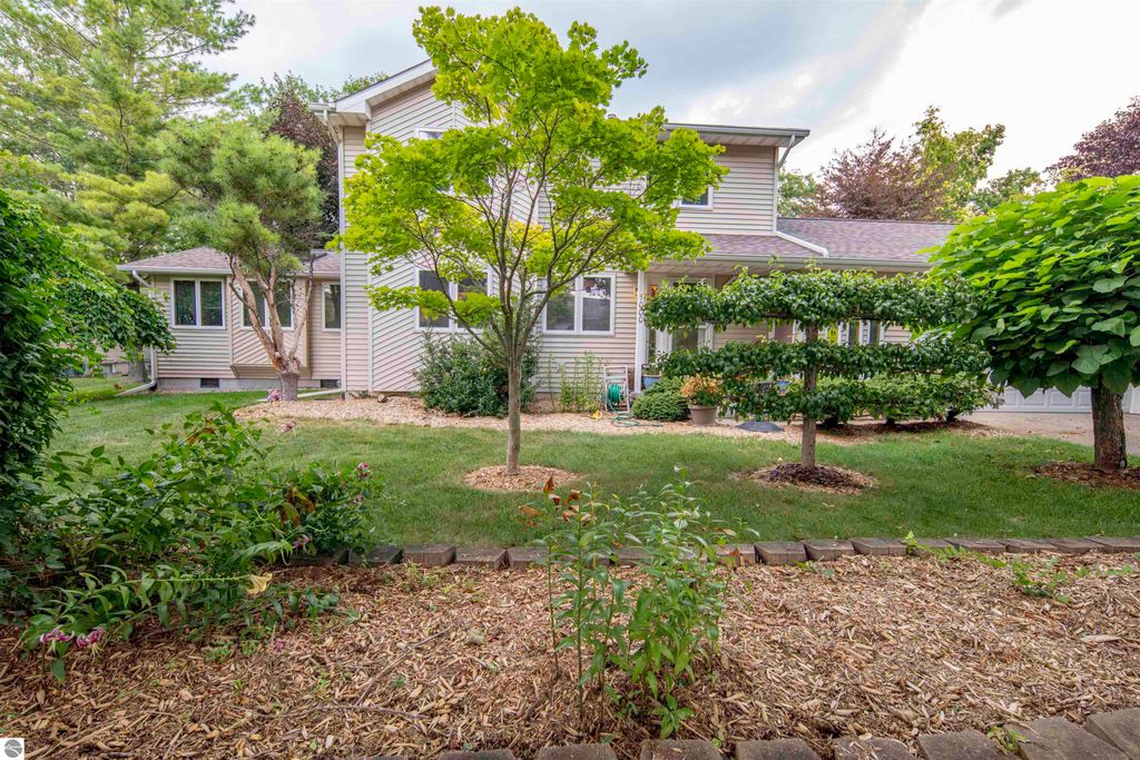 Image 69 of property listing at 1000 Country Way, Mt Pleasant, MI 48858