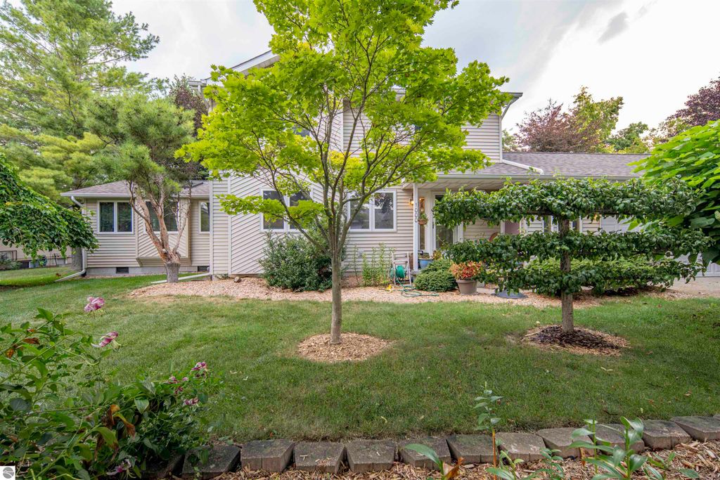 Image 70 of property listing at 1000 Country Way, Mt Pleasant, MI 48858