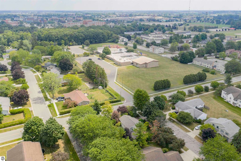 Image 74 of property listing at 1000 Country Way, Mt Pleasant, MI 48858