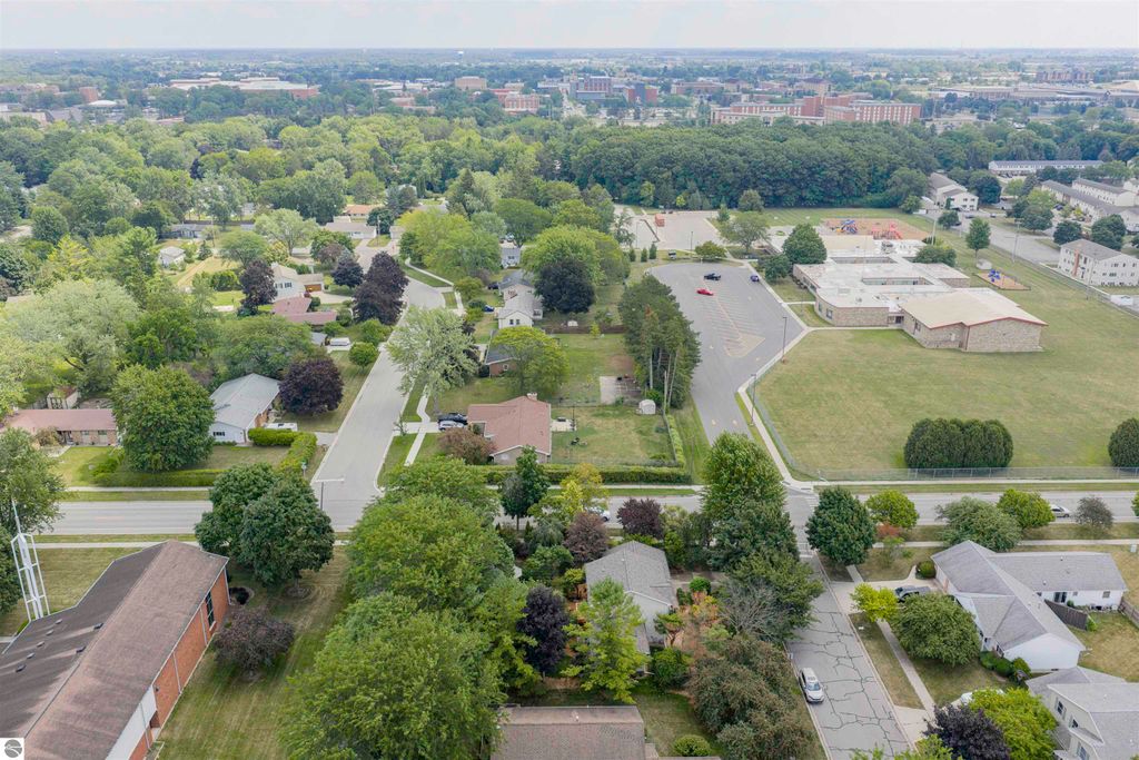 Image 75 of property listing at 1000 Country Way, Mt Pleasant, MI 48858