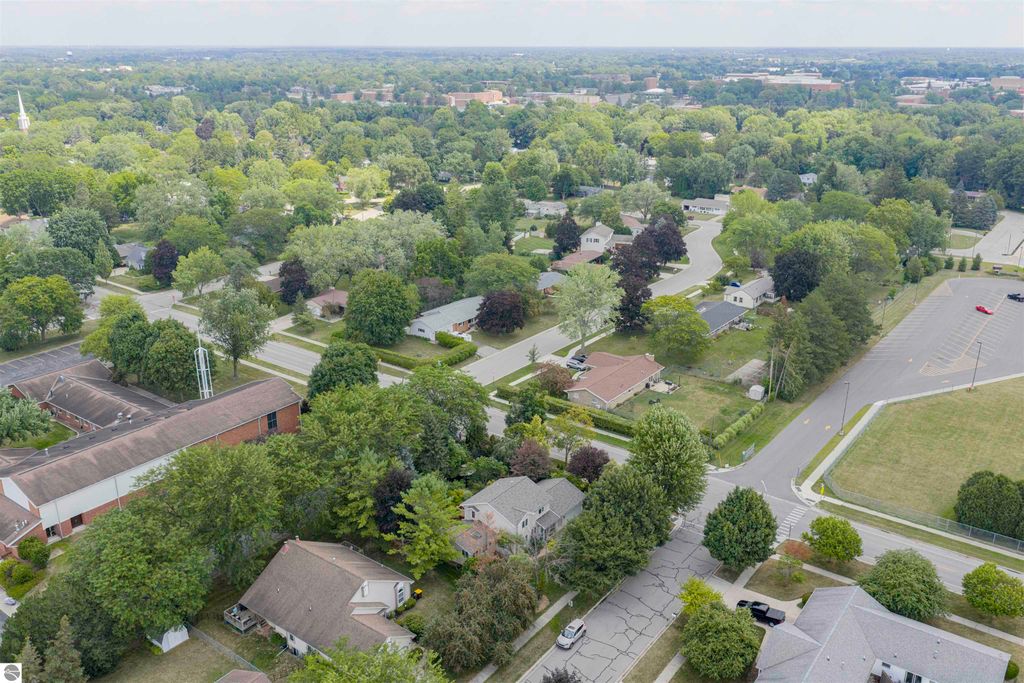 Image 76 of property listing at 1000 Country Way, Mt Pleasant, MI 48858