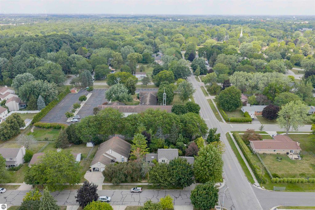 Image 77 of property listing at 1000 Country Way, Mt Pleasant, MI 48858