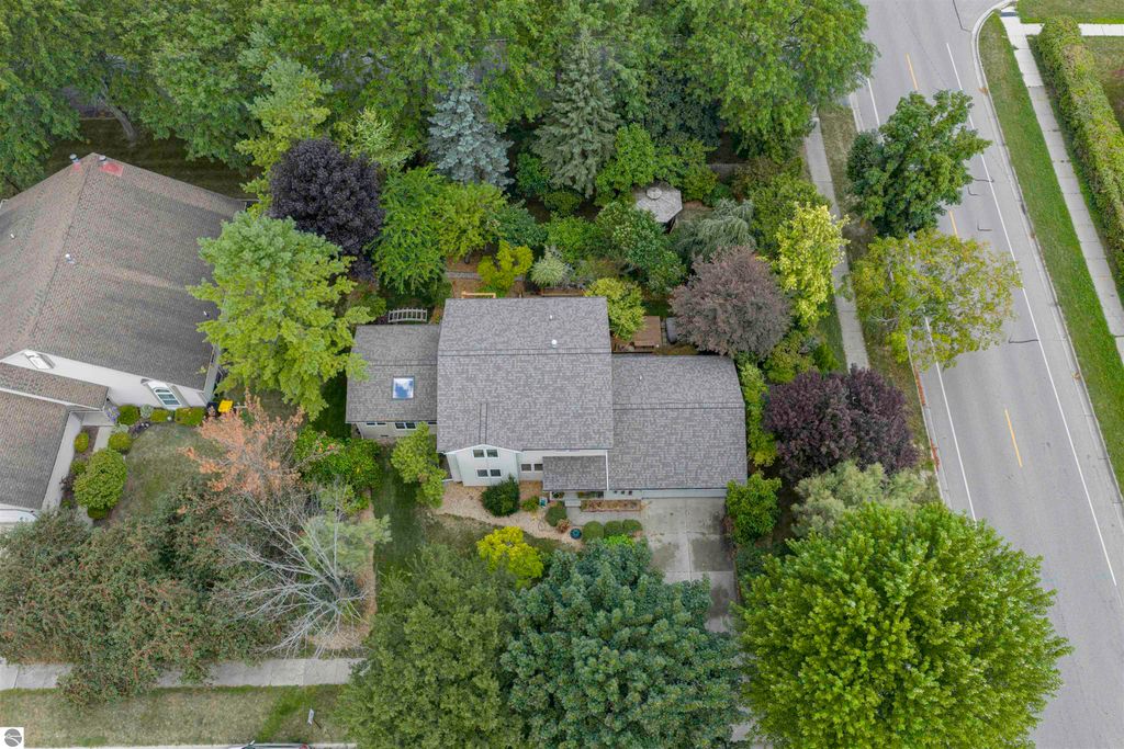 Image 84 of property listing at 1000 Country Way, Mt Pleasant, MI 48858