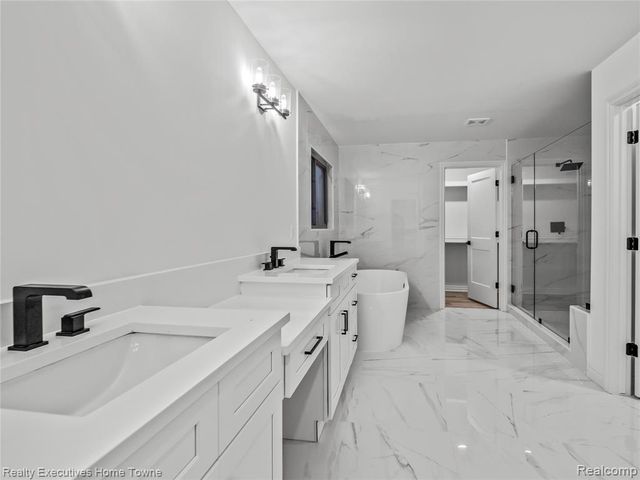 11731 Encore Court, Shelby Twp, MI 48315