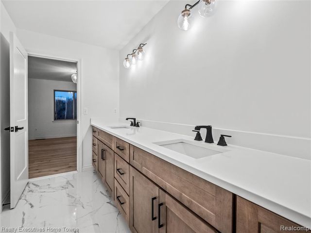 11731 Encore Court, Shelby Twp, MI 48315