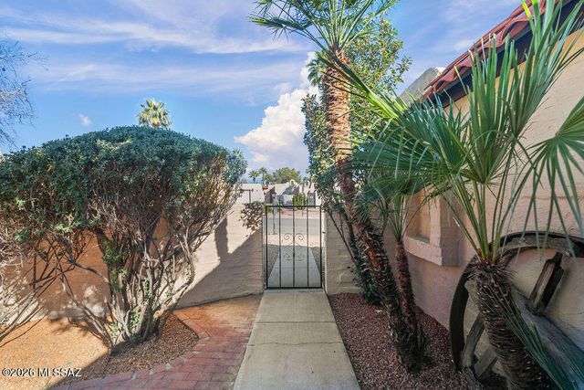 757 W Calle Del Regalo, Green Valley, AZ 85614