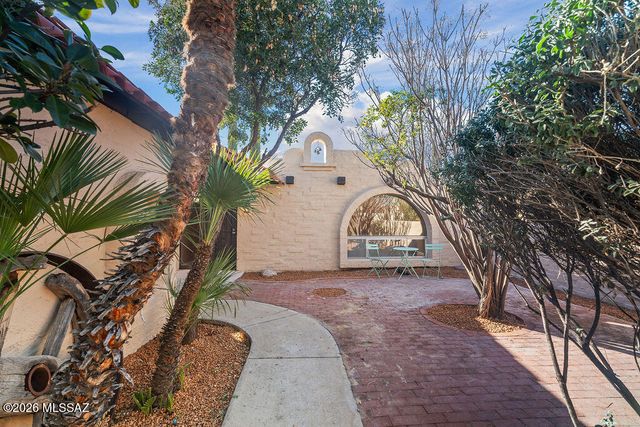 757 W Calle Del Regalo, Green Valley, AZ 85614