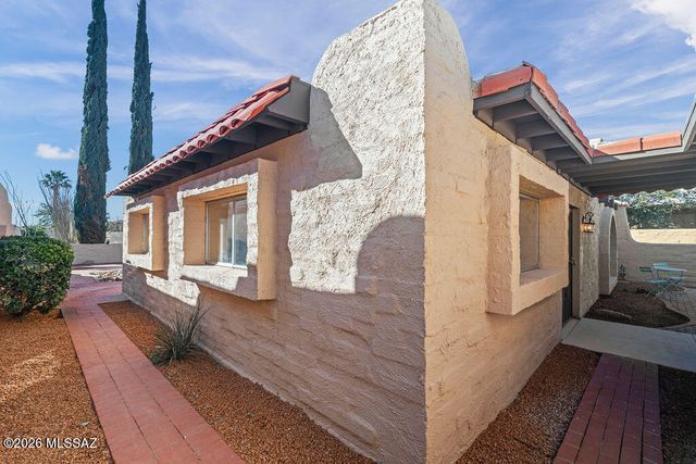 757 W Calle Del Regalo, Green Valley, AZ 85614