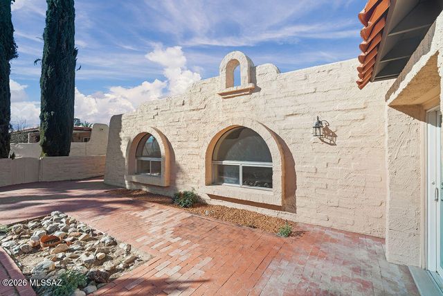 757 W Calle Del Regalo, Green Valley, AZ 85614