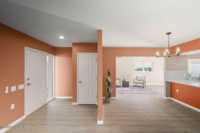 757 W Calle Del Regalo, Green Valley, AZ 85614