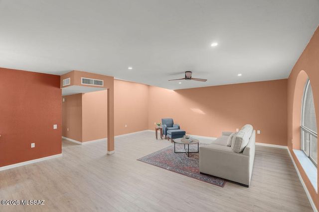 757 W Calle Del Regalo, Green Valley, AZ 85614