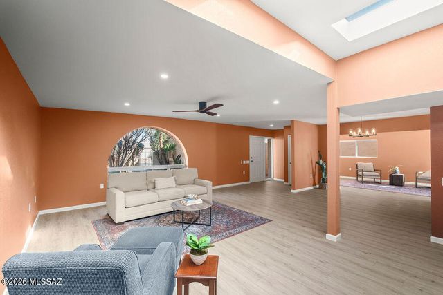 757 W Calle Del Regalo, Green Valley, AZ 85614