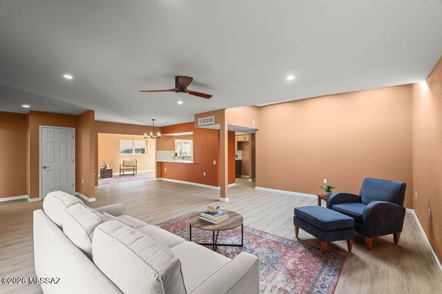 757 W Calle Del Regalo, Green Valley, AZ 85614