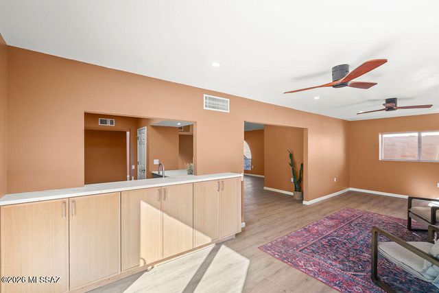 757 W Calle Del Regalo, Green Valley, AZ 85614