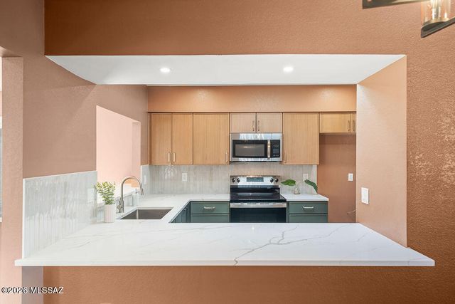 757 W Calle Del Regalo, Green Valley, AZ 85614