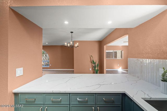 757 W Calle Del Regalo, Green Valley, AZ 85614