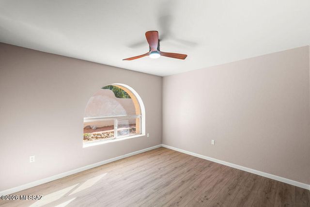 757 W Calle Del Regalo, Green Valley, AZ 85614